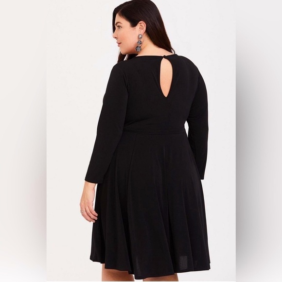 NEW! Torrid Studio Knit Keyhole Skater Dress Long Sleeves Black SZ 2X - Picture 2 of 9